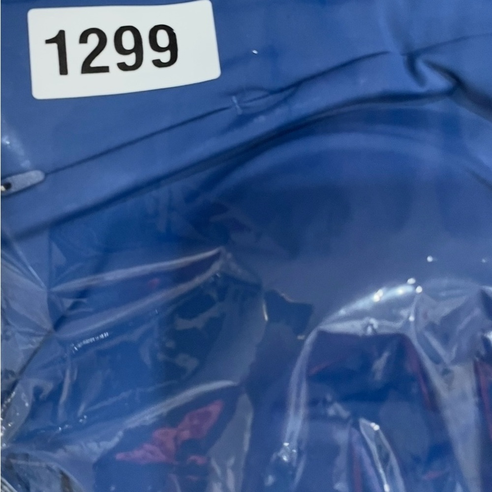 Athleta Blue Suryana Strappy Sport Bra Size 36B/B Yoga Hiking Pilates Athletic - Picture 9 of 9